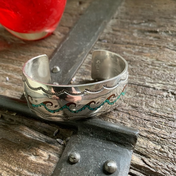 VINTAGE NAVAJO STERLING S CORAL TURQUOISE CUFF BRACELET - Picture 6 of 13